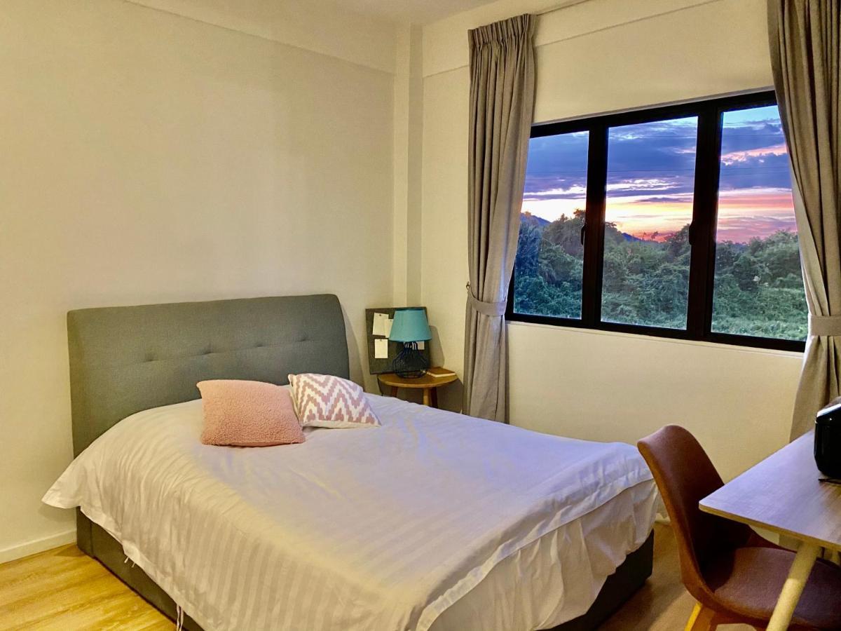 Faizal Madhi Homestay Kuching Exterior foto